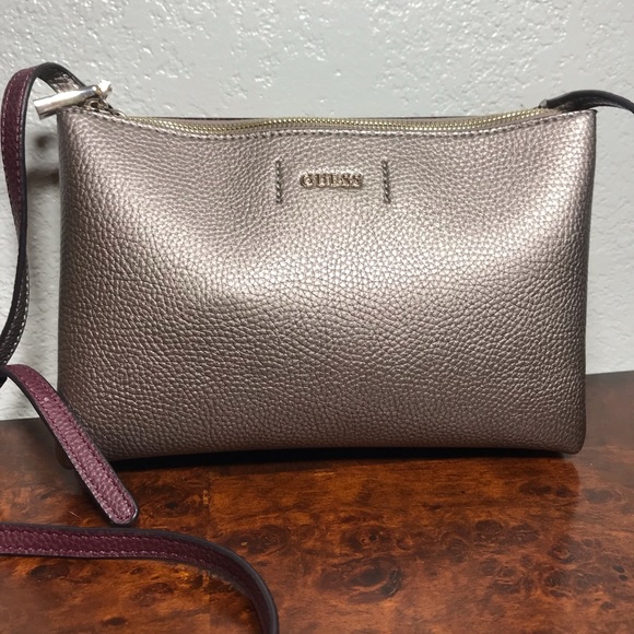 Guess crossbody - Picture 2 of 4